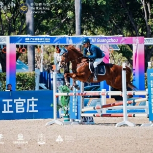 馭風(fēng)時(shí)刻，穩(wěn)贏馬術(shù)賽場(chǎng)的“硬核精力”